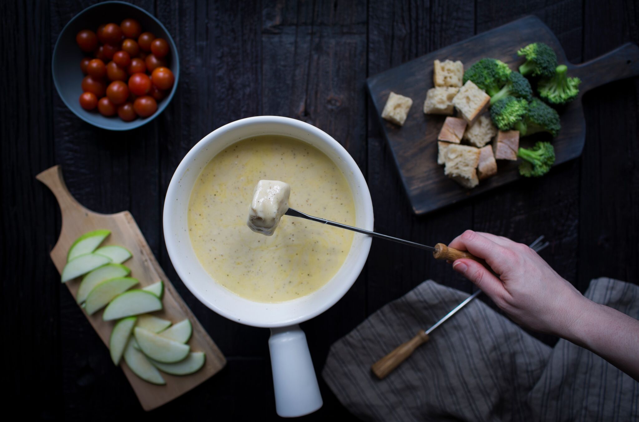 Tips for Hosting a Great Fondue Party Emmi USA