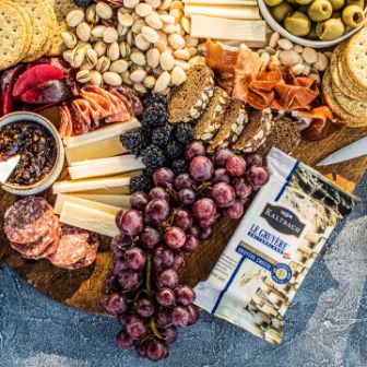 Emmi_Beauty_Recipe_Rustic-Charcuterie-Board-with-Kaltbach-15