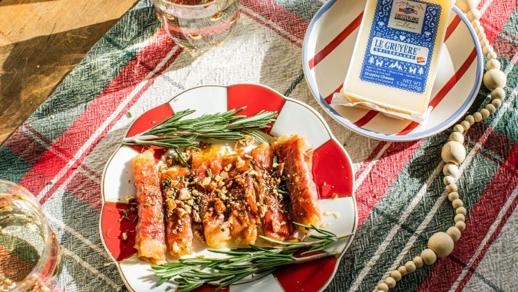 Emmi_Beauty_Crispy-Prosciutto-Wrapped-Gruyere-Bites-20