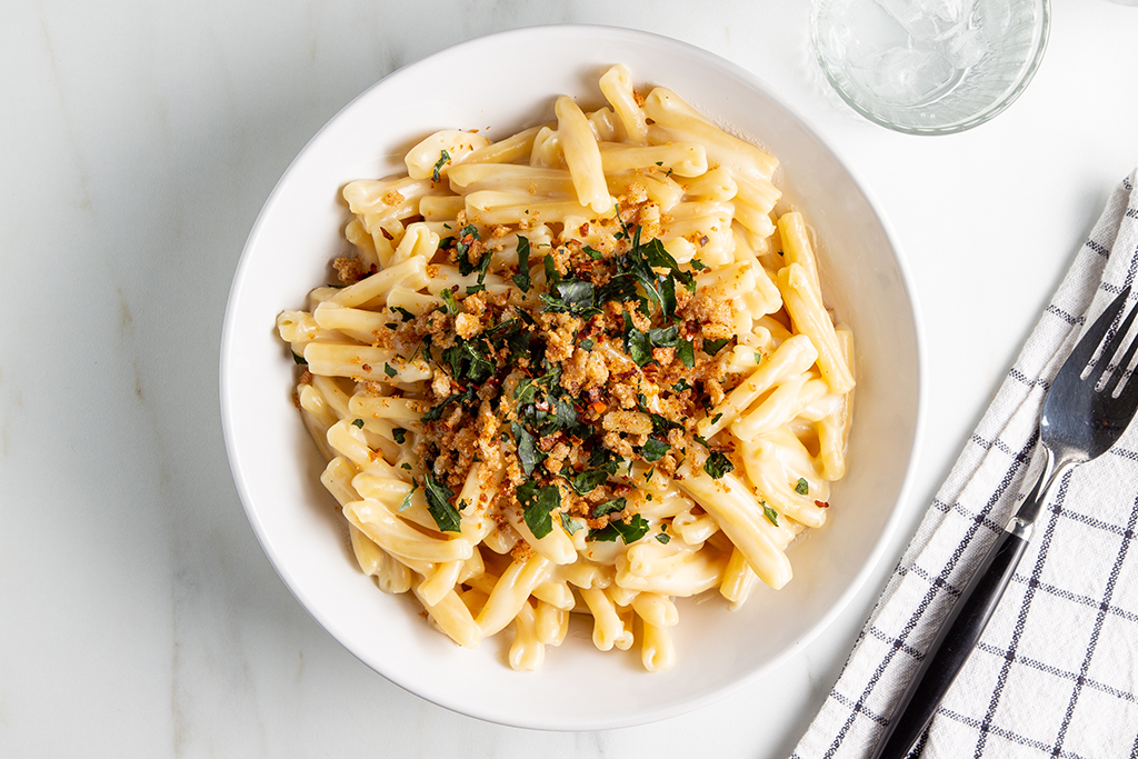 Fondue Mac with Crispy Kale Breadcrumbs - Emmi USA